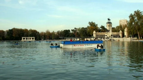 Lago barcas 01 Stock Footage 280284