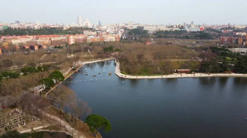 Lago de la casa de campo park drone shot Vídeos de archivo 234436062
