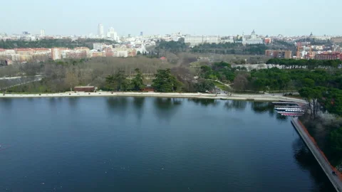Lago de la casa de campo park drone shot Stock-Footage 234436178