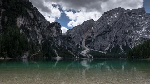 Lago di braies Stock Footage 122130089