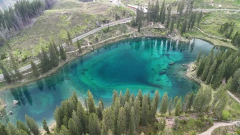 Lago di Carezza Alpine Forest Drone 스톡 동영상 319856149