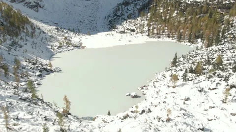 Lago di Sorapis Stock Footage 302902893