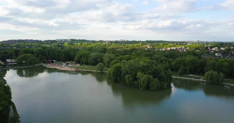 The lagoon in Nowa Huta at sunset Видео 130812172