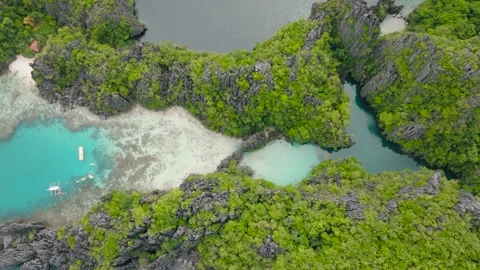 Lagoons and limestone rocks in El Nido, Philippines. Palawan. Stock Footage 317923300