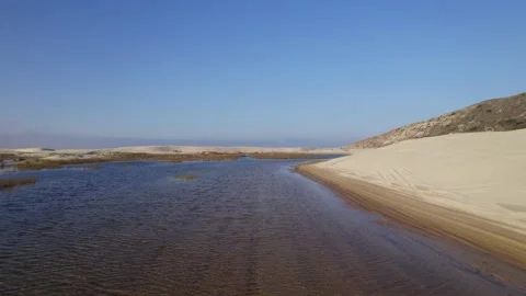 Lagoons in the middle of the dunes Video stock 183186560