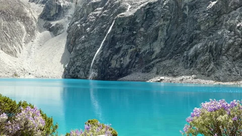 Laguna 69 Epic Turquoise Glacial Lake in Snowy Andes Mountains, Huaraz, Peru Vídeos de archivo 341480199