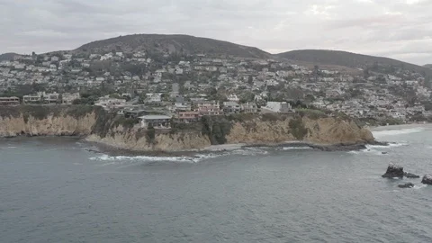 Laguna Beach Drone Shot push in 스톡 동영상 123685060