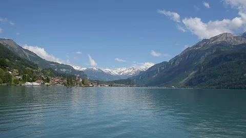 Lake Brienz with a view of Brienz Video stock 119576298