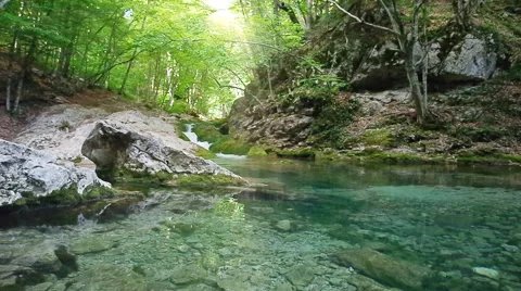 Lake into canyon 스톡 동영상 48048653