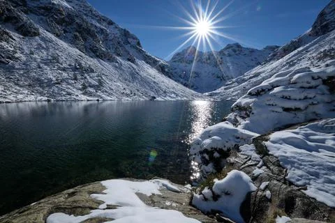 Lake in the chasm of the Pyrenees Foto stock