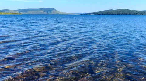 Lake with clear water Vídeo Stock 67435380