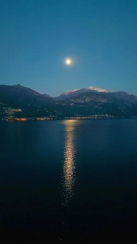 Lake Como Moon Reflection - Vertical 库存影片 307870350