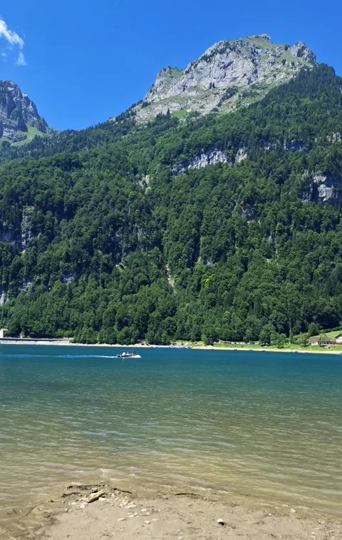 Lake  Glarus in the Alps mountains. Video stock 339244448