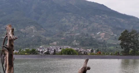 Lake on the mountain Vídeos de archivo 199957612