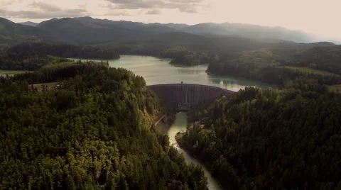 Lake in a mountain forest Stock-Footage 42525233