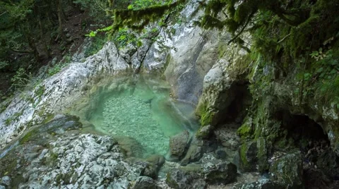 Lake in mountains Видео 58470608
