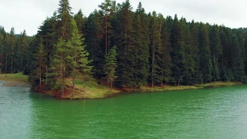 Lake in the mountains Vídeos de archivo 193961205