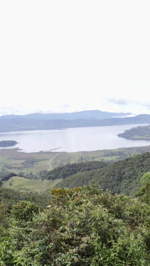 Lake in pasto 01 Video stock 244054611