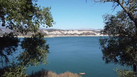 Lake pull back to land Stock Footage 160642478