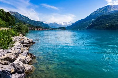 Lake side mountain scape Stockfoto's