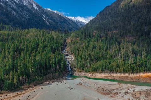 From lake to snow cap 스톡 사진