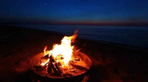 Lake Superior Beach Campfire Stock-Footage 32326522