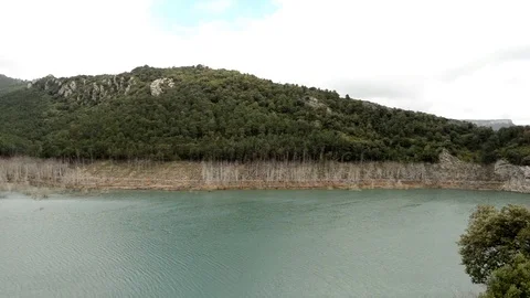 The lake of Usoz in the Pyrenees of Navarre Video stock 80053474