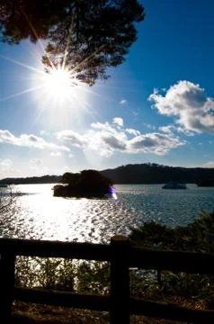 Lake view into the sun Foto stock