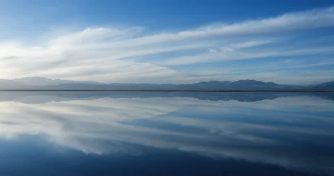 Lakeside, sunset time landscape (Time-lapse) 動画素材 132762943