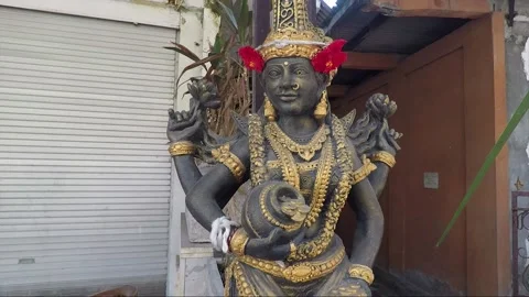 Lakshmi Statue, Kuta, Bali, Indonesia 스톡 동영상 304690341