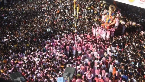 Lalbaugcha raja immersion 2018 Stock Footage 99588574