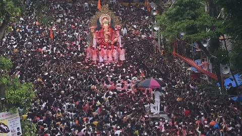 Lalbaugcha raja immersion 2022 Stock Footage 211870175