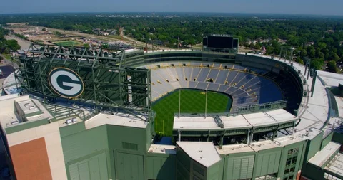 Green Bay Packers Cheerleaders at Lambeau Field Editorial Image - Image of  girl, leaders: 27376725