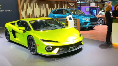 Lamborghini Temerario mid-engine plug-in hybrid sports car Video stock 299703431