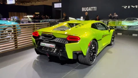 Lamborghini Temerario mid-engine plug-in hybrid sports car Video stock 299906984