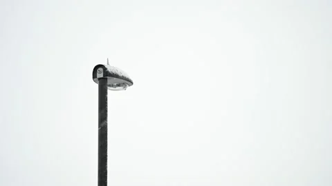 Lamp Post in the snow 4K Stockbeeldmateriaal 147594474