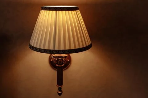 A lamp that is sitting on a table Foto stock