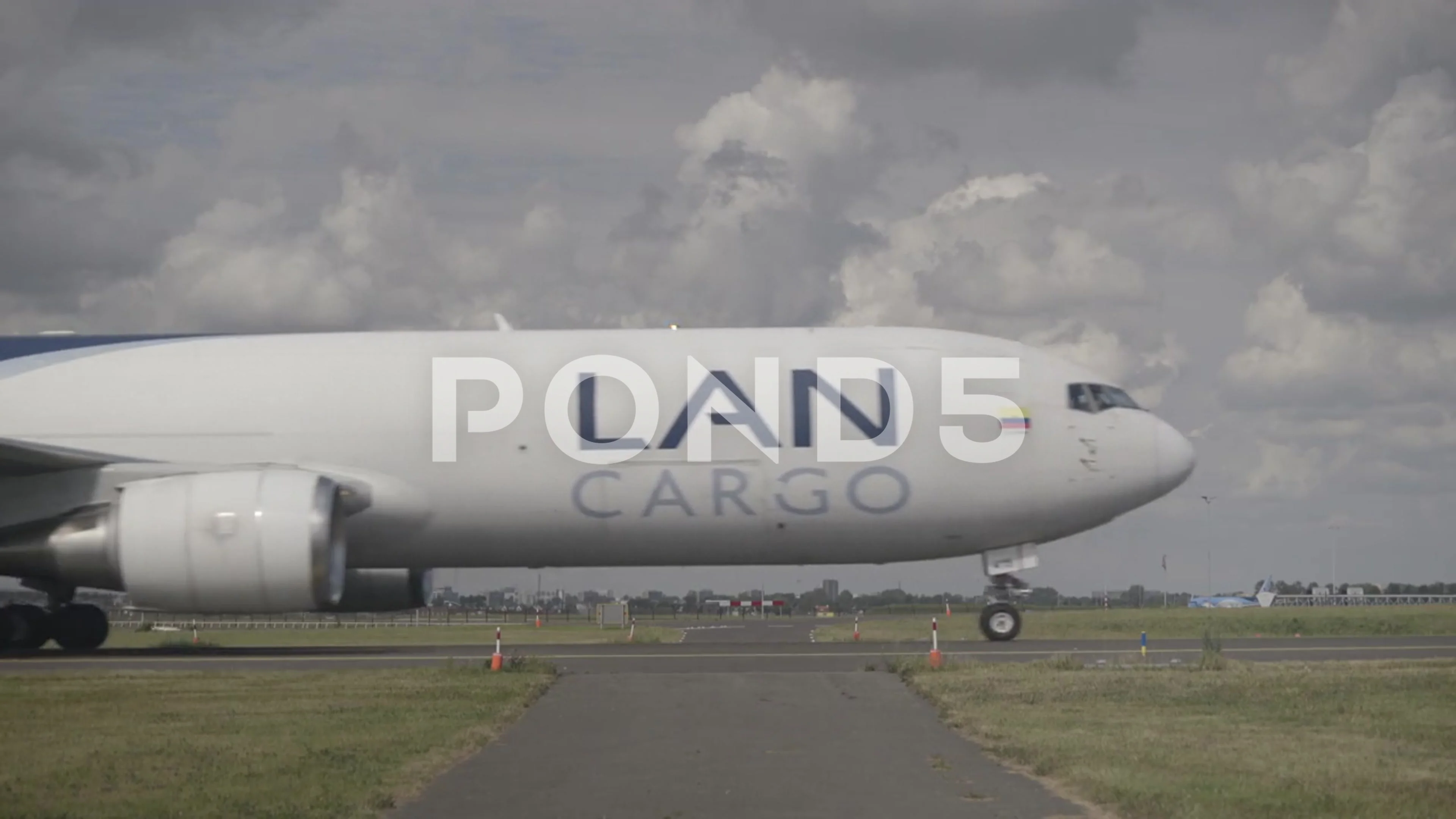 LAN LATAM Boeing 767 Cargo / Freight Air, Stock Video