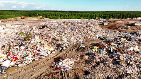 Landfill with rubbish disposal. Garbage dump with waste plastic Vídeos de archivo 201615186