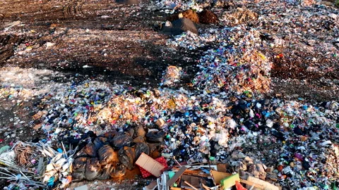 Landfill with storage of solid household waste. Rubbish in landfill. Vidéo 218264319