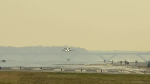 Landing airplane 스톡 동영상 12615224
