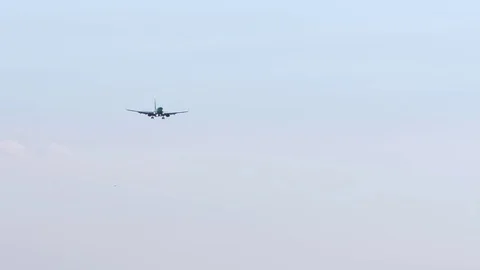 Landing of plane at the clouds 動画素材 78356968