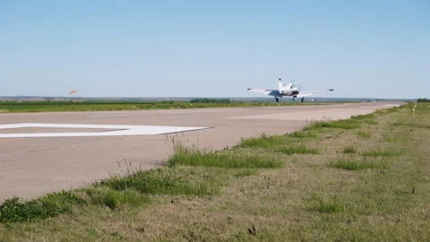 Landing of a Small Aircraft Vídeo Stock 169762209
