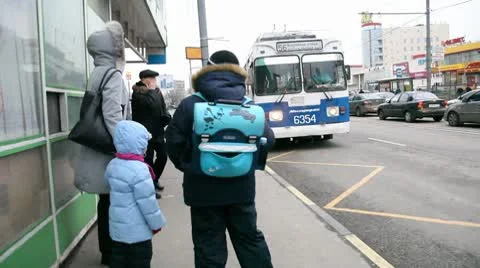 Landing in the trolleybus 動画素材 10575371