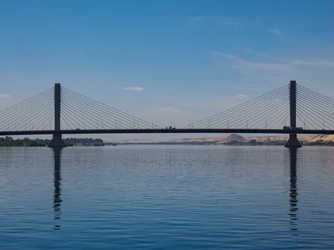 Landmark Engineering: Reflection of Blue Cable-Stayed Bridge Nea Foto stock