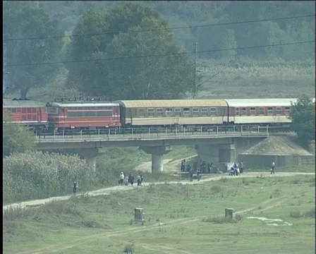 Landscape and train 動画素材 998689