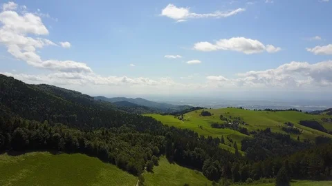 Landscape Black Forest in the background the mountains Vidéo 92870891