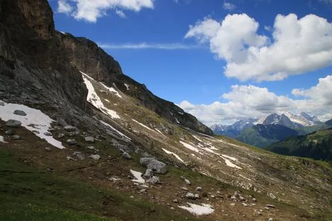 Landscape of the Dolomites along the path between the Giau pass and Mount Formin Foto stock