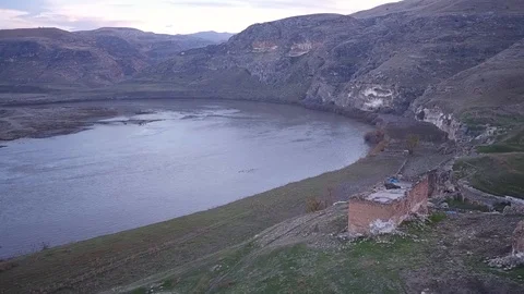 Landscape of eastern turkish city batman and old ruins around the river Stock Footage 113601199