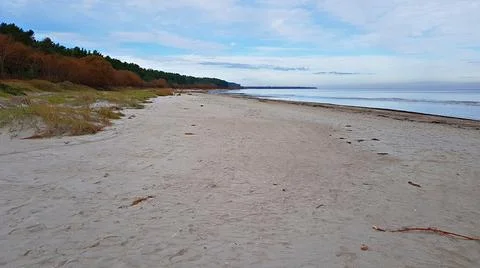 Landscape of the empty beach of the Gulf of Riga in the autumn season Foto stock